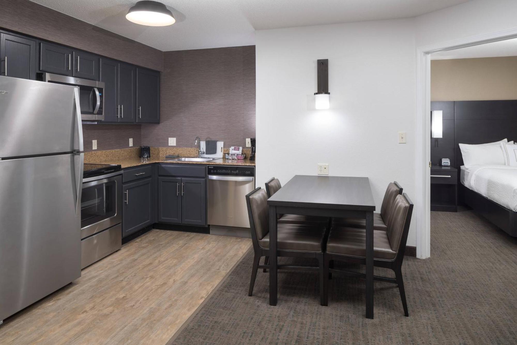 Boston Hotel 3*
